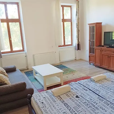 Sarahome1 * Segedyn